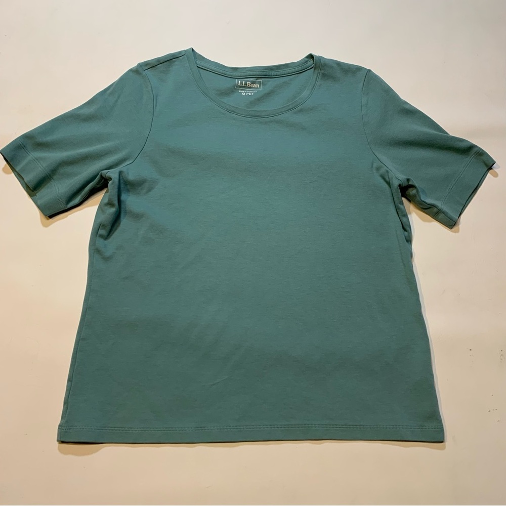 L.L. Bean Women's Petite Medium Basic Green T Shirt M Pet 508290 Base Layer